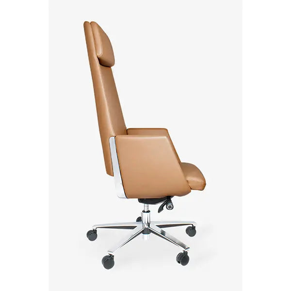 Sillón ejecutivo Zenit respaldo alto y asiento tapizado en piel con base en aluminio