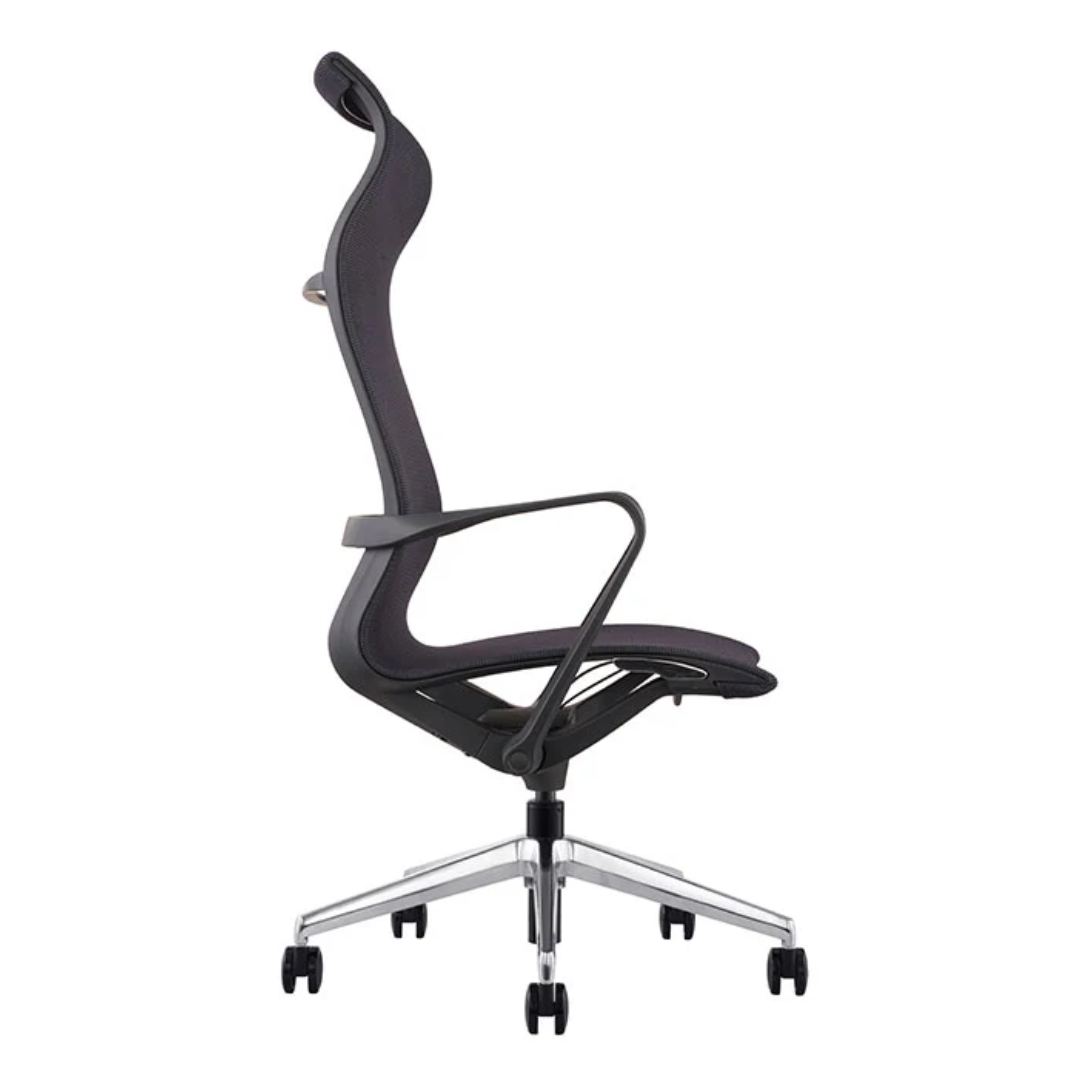 Sillón ejecutivo Evolution respaldo alto y asiento tapizado en mesh negro con base de aluminio