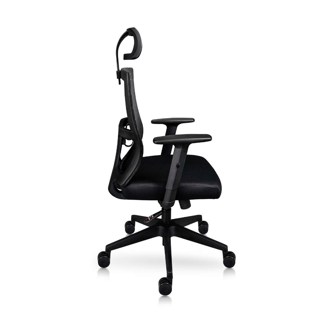 Sillon ejecutivo Athenas negro con cabecera respaldo tapizado en malla, asiento de tela con base nylon