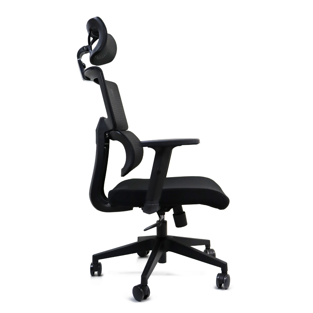 Sillon ejecutivo Portugal con cabecera y respaldo tapizado en malla y asiento tapizado en tela con base nylon