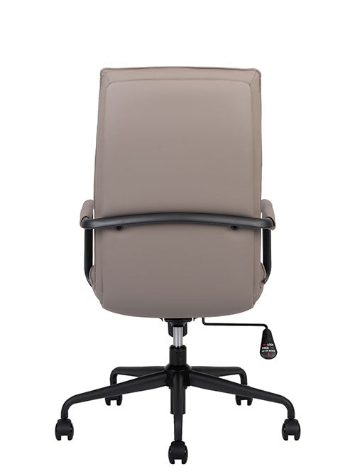 Sillón ejecutivo Bond respaldo bajo y asiento tapizado en technoleather con base metálica.