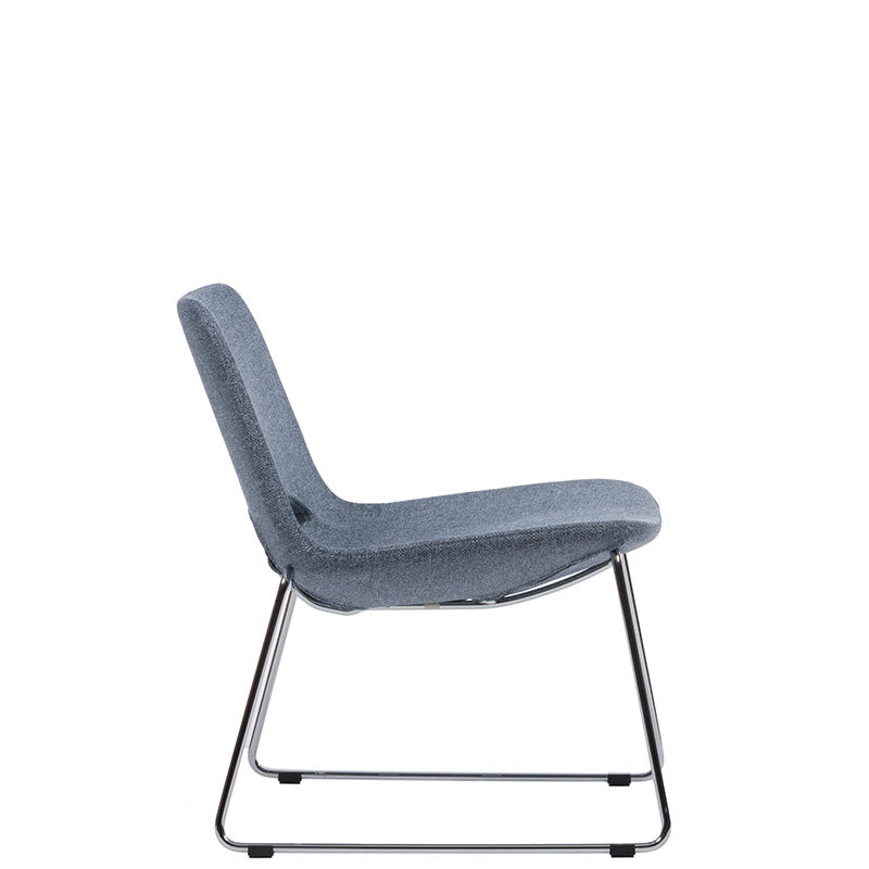 Sillon EXTRAKOOL respaldo y asiento tapizado en tela, base trineo