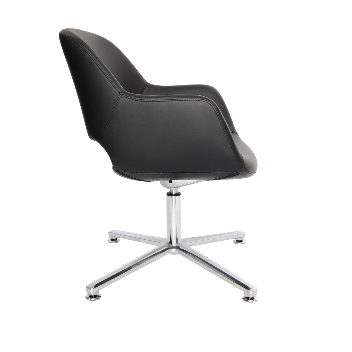 Silla de visita Wicker OHE-140 respaldo y asiento tapizado en leather negro con base aluminio